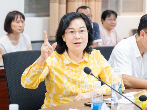 谢建平讲话.jpg 谢建平讲话.jpg