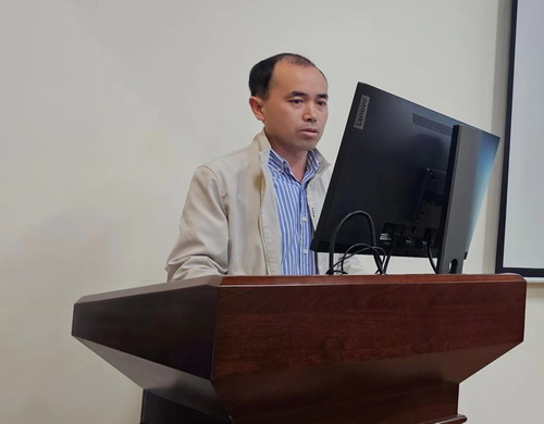 图为王子飞代表项目组汇报.jpg 图为王子飞代表项目组汇报.jpg