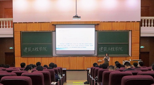 讲堂现场.JPG 讲堂现场.JPG