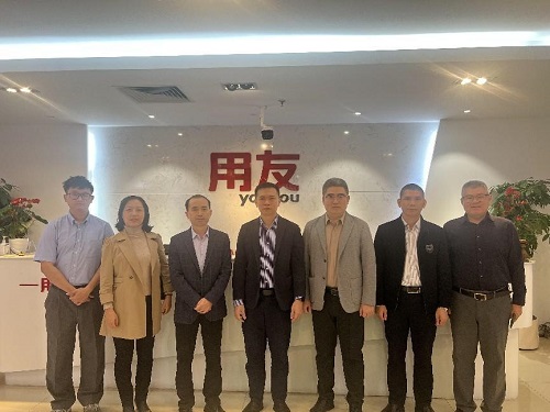 合影留念.jpg 合影留念.jpg