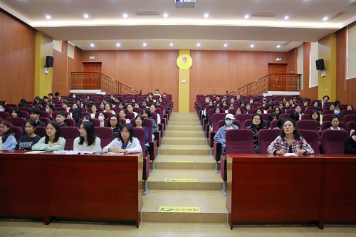 讲堂现场.JPG 讲堂现场.JPG