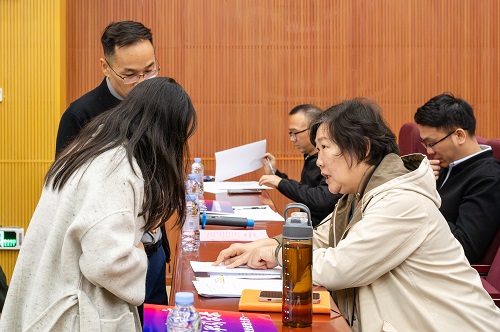 现场指导.jpg 现场指导.jpg