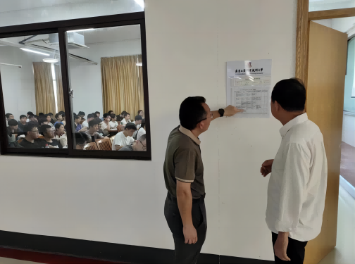 冯海志巡查教学秩序.png 冯海志巡查教学秩序.png