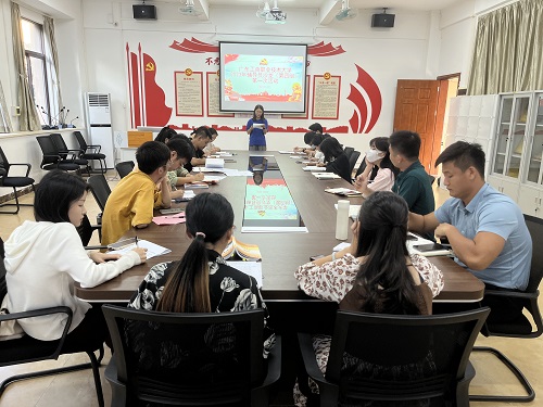 辅导员沙龙.jpg 辅导员沙龙.jpg