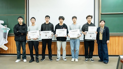 二等奖获得者.jpg 二等奖获得者.jpg