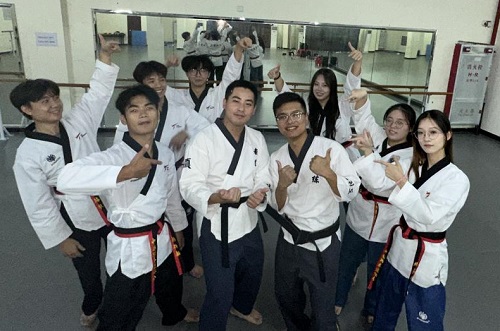 广工商大跆拳道队.jpg