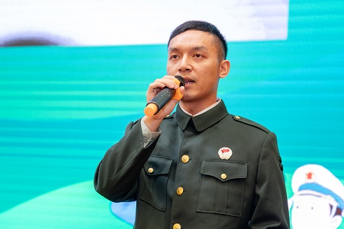 陆海涛发言.JPG 陆海涛发言.JPG