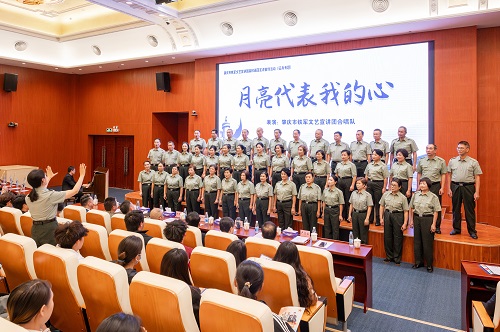 宣讲团合唱队表演.JPG 宣讲团合唱队表演.JPG