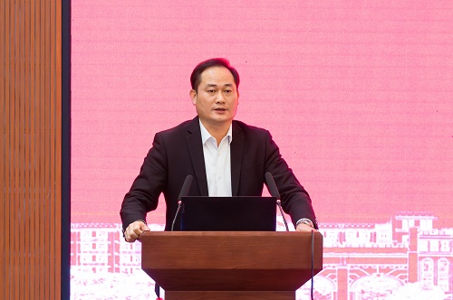 卢景值讲话.jpg 卢景值讲话.jpg