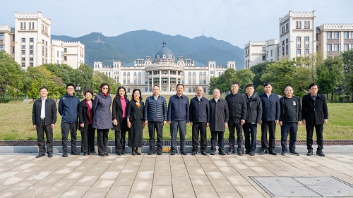 合影留念.jpg 合影留念.jpg