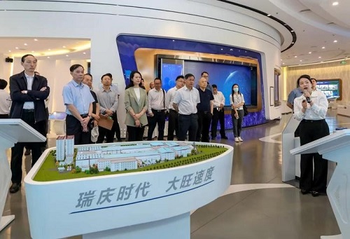 参观考察广东瑞庆时代新能源科技有限公司2.jpg 参观考察广东瑞庆时代新能源科技有限公司2.jpg