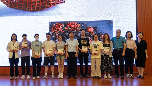 赠书仪式.jpg 赠书仪式.jpg