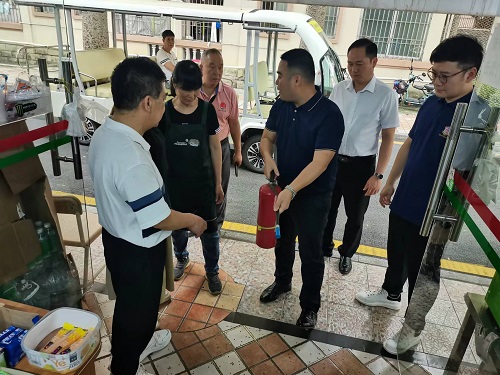 校园安全检查3.jpg 校园安全检查3.jpg