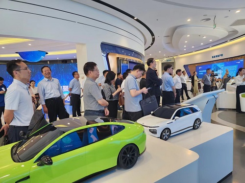 参观考察肇庆小鹏汽车智能网联科技产业园.jpg 参观考察肇庆小鹏汽车智能网联科技产业园.jpg