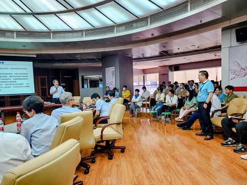 交流互动.jpg 交流互动.jpg