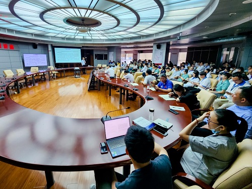 报告会现场.jpg 报告会现场.jpg