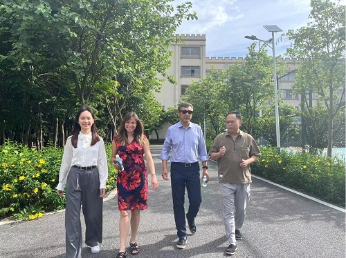 Terry Yan一行参观beat365大旺校区.jpg Terry Yan一行参观beat365大旺校区.jpg