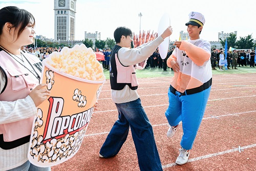 星湖校区文艺表演2.jpg 星湖校区文艺表演2.jpg