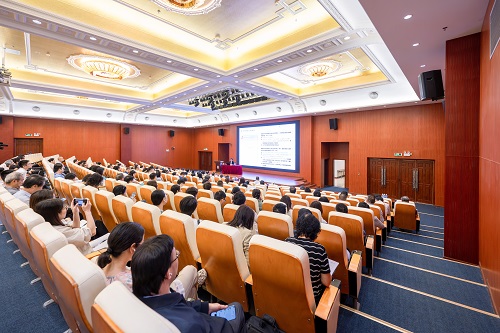 讲座现场.jpg 讲座现场.jpg