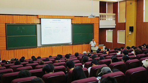 讲座现场.jpg 讲座现场.jpg