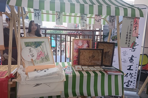 展区2.jpg 展区2.jpg