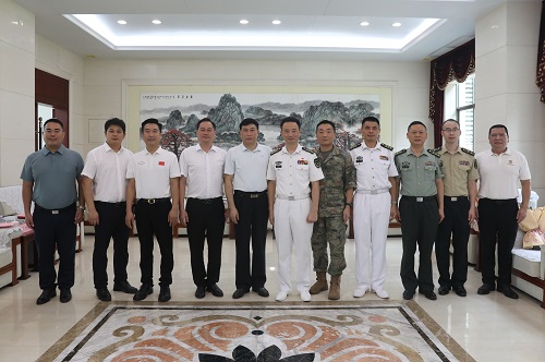 双方合影.JPG 双方合影.JPG