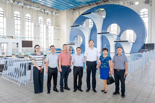 双方合影.jpg 双方合影.jpg