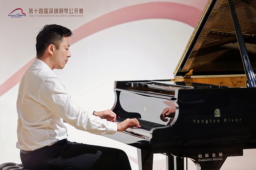 演奏现场.jpg 演奏现场.jpg